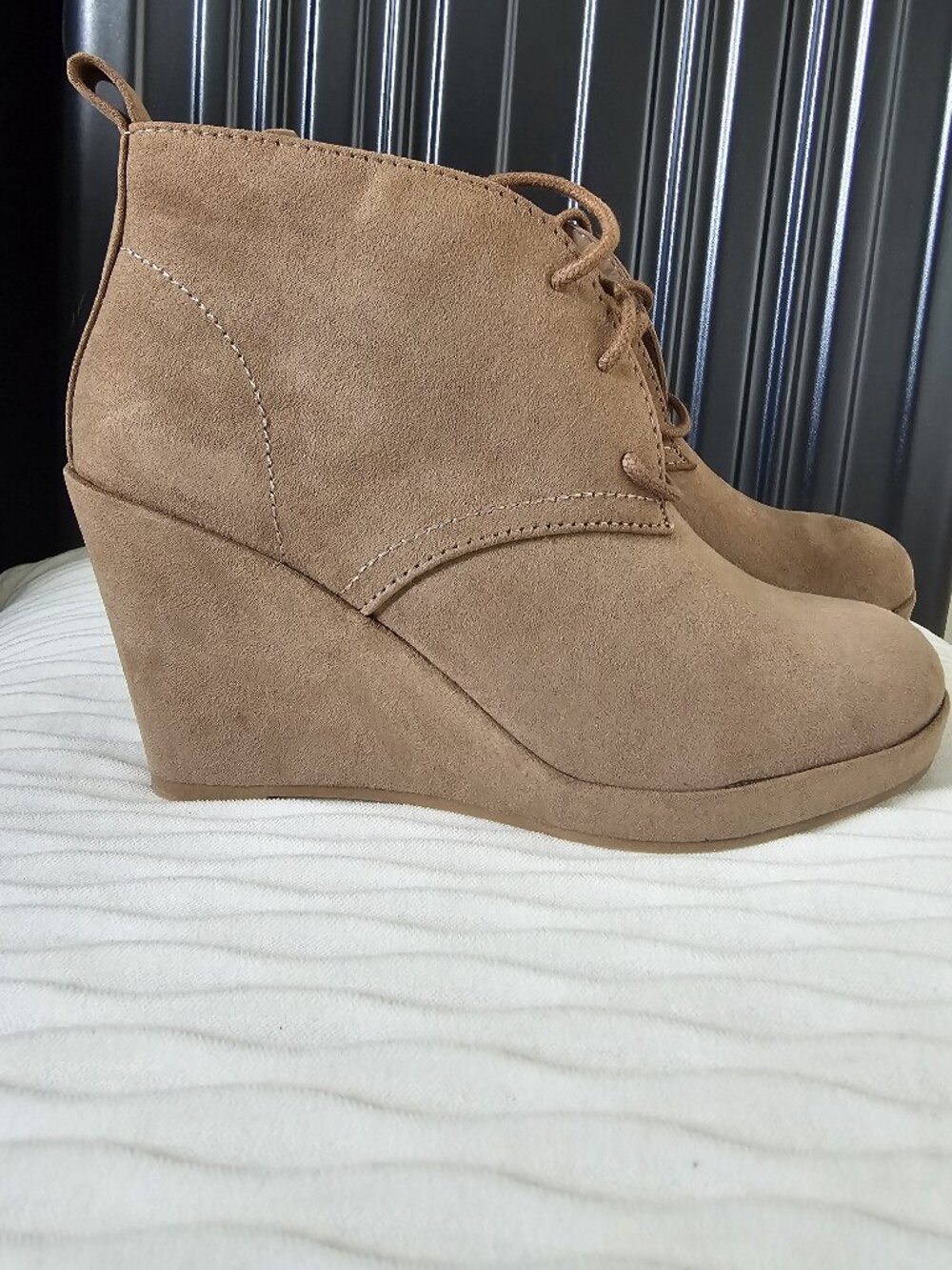 DV by Dolce Vita TERRI Wedge Booties, light Taupe Size 5.5 NWT
